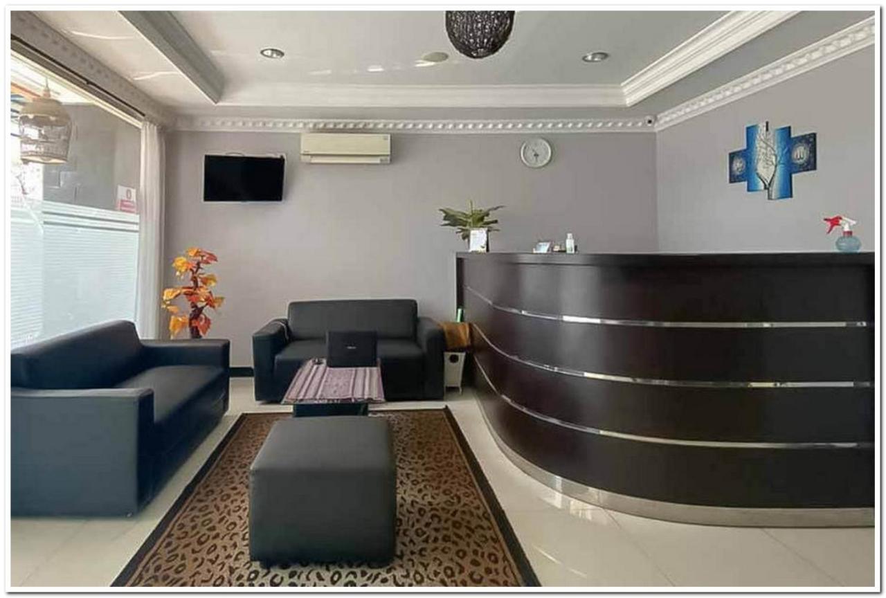 Losmen Family Syariah Bypass Juanda Mitra Reddoorz Brebek Екстер'єр фото