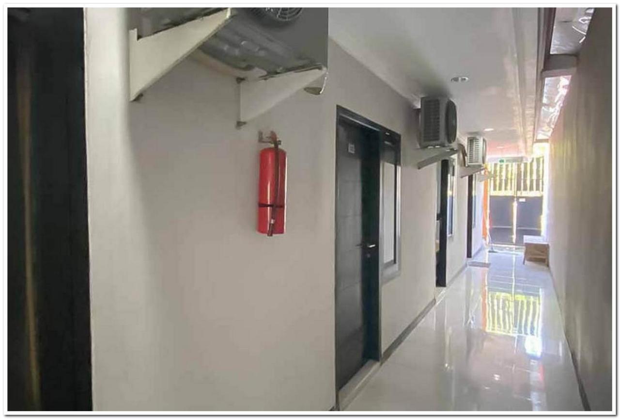 Losmen Family Syariah Bypass Juanda Mitra Reddoorz Brebek Екстер'єр фото